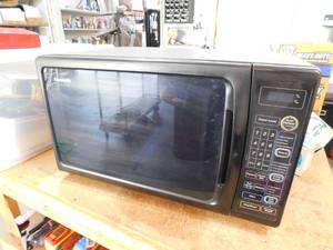 lot 102 image: Panasonic Microwave