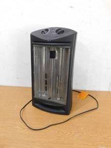 lot 113 image: Electric Space Heater