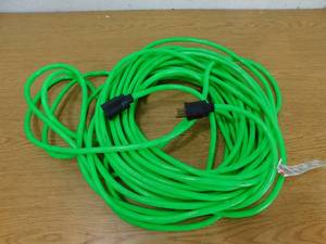 lot 114 image: 50 heavy duty extension cord - like new