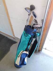 lot 115 image: Set of Golf Clubs & bag