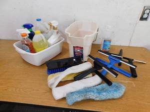 lot 125 image: Cleaning Supplies & Brushes for Windows.
