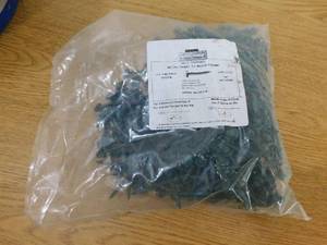 lot 142 image: 5 lbs 2.5 - Green Pole barn Screws - Hex Bit