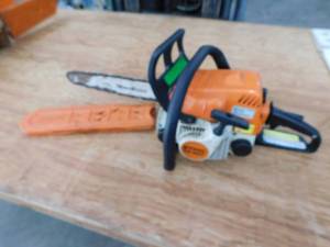 lot 158 image: Stihl Gas Chainsaw, 14Inch Bar, 31.8cc Engine, 38Inch Chain Pitch,