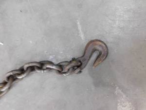 lot 187 image: 12 38 Chain With Hooks