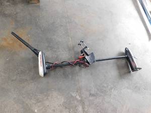 lot 208 image: Minn Kota  Transom-Mount Trolling Motors 30 lb Thrust