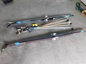 lot 210 image: 2 Sets of Cross Country Skies With Poles and Wax