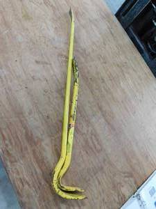 lot 234 image: 2 - Heavy Duty Pry Bars