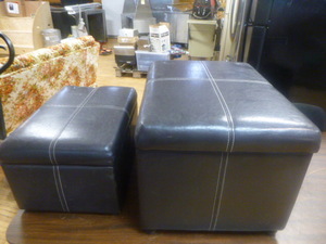 2 Ottomans
