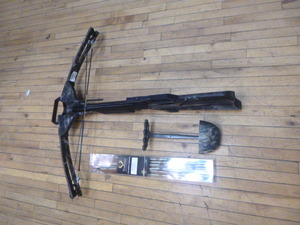 Barnett Quad-300 Crossbow with Arrows