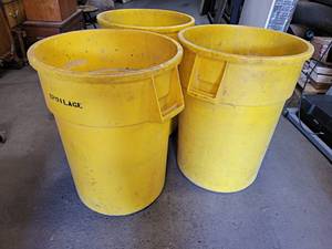 lot 1055 image: (3) Rubbermaid 44 Gallon Trash Cans - Heavy Duty - Yellow - NO SHIPPING