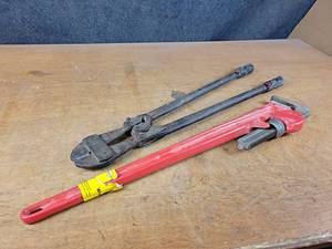 lot 1083 image: 36 Pipe Wrench and Bolt Cutter