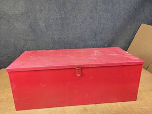 lot 1087 image: STACK-ON Metal Tool  Storage Chest with Assorted Grease Guns - Measures about 33 x 14 x 12 NO SHIPPING