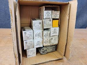lot 1090 image: Lot of NOS Receptacles - Twist-Lok and More - Most are Leviton and Arrow Hart