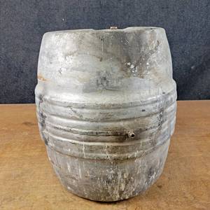 lot 1116 image: Vintage Aluminum 15.5 Gallon Keg - MANKATO, MN
