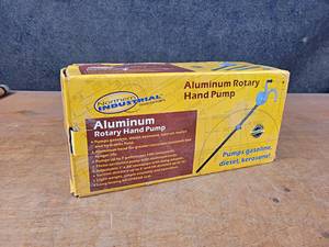lot 1121 image: New Aluminum Rotary Hand Pump
