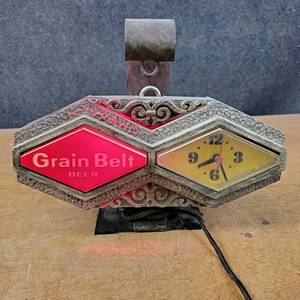 lot 1126 image: Vintage Grain Belt Lighted Display  Clock - Light works, clock doesnt - Overall about 10-12 x 9