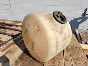 lot 1137 image: 25 Gallon Poly Saddle Tank - NO SHIPPING