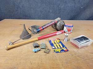 lot 1144 image: HUDSON Sprayer, Twins Mini-Bat, Brass Padlocks, Vintage Hand Warmer and More