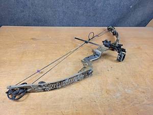 lot 1157 image: DARTON Maverick RH Compound Bow - 60-70# Draw Weight, 60-116 String Length - Includes Sight and (2) Limb Saver Dampeners