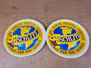 lot 1186 image: (4) SCHLITZ Beer Vacuum Form Signs - About 13.5 Diameter