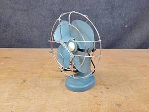 lot 1193 image: Vintage KoldAir 8 Fan - Works Well