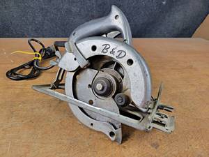 lot 1203 image: Black & Decker Model 62 6 Circular Saw - Tested and Works