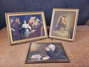 lot 1216 image: (3) Vintage Religious Prints