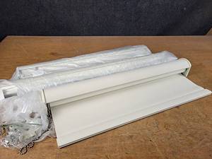 lot 1218 image: (3) Bali Shades - (2)  27.5 and (1)  33-12
