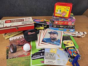 lot 1229 image: Vintage Erector Set, Kirby Puckett Folders, Puzzles and More