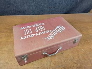 lot 1246 image: Vintage Milwaukee Steel Power Tool Case - 22-12 x 15 x 6