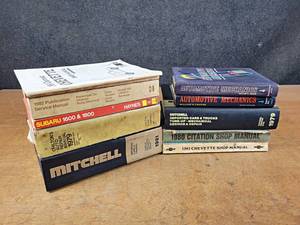 lot 1258 image: Lot of Vintage Auto Repair Manuals and Books