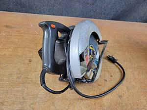 lot 1281 image: Skilsaw Model 5150 7-14 Circular Saw - Tested and Works