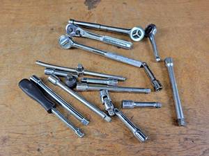 lot 1293 image: Lot of 38 Drive Ratchets and Extensions