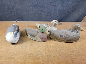 lot 1313 image: Antique and Modern Duck Decoys