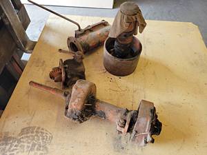 lot 1016A image: Lot of Allis Chalmers PTO Parts - Gearboxes, Pulley and More - NO SHIPPING