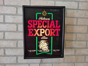 lot 1328 image: Special Export Light Up Beer Sign - Works - About 15 x 12