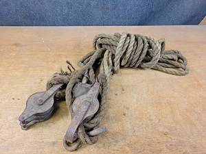 lot 1335 image: Antique Block & Tackle Set