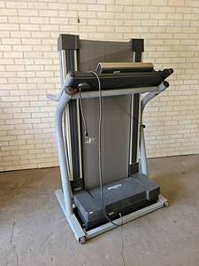 lot 1061A image: Nordic Trak Summit 4500 Power  Incline Treadmill - Works well - NO SHIPPING