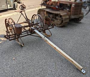 lot 1008 image: Antique Deere & Mansur 2- Row Horse Drawn Planter