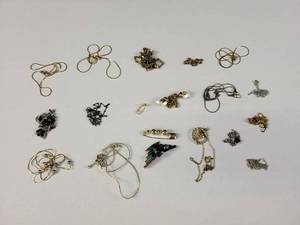 lot 1353 image: Lot of Assorted Necklaces - Costume Jewelry