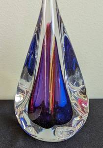 lot 26 image: Pair of Marian Pyrcak Teardrop Paperweights
