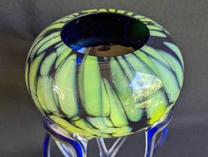 lot 41 image: Swirled Art Glass BowlCandleholder