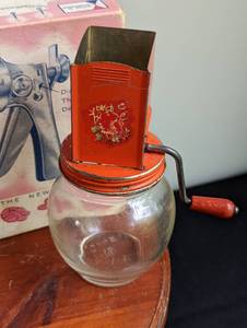 lot 75 image: Vintage Delights