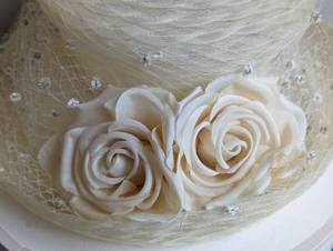 lot 99 image: Elegant Eric Javits Hat