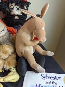 lot 110 image: Childrens Book Character Toys and Books