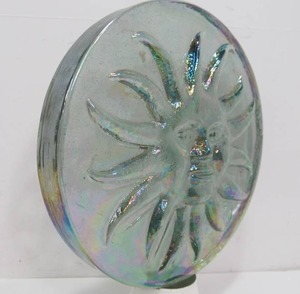 lot 12 image: Quality Thick Raised Wavy Glass Sun Catcher Disk