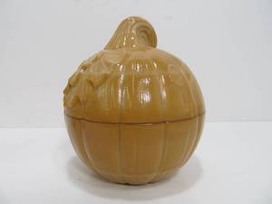 lot 29 image: Signed LONGABERGER Glass Pumpkin Dish