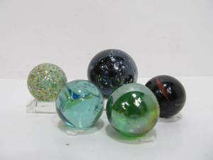 lot 49 image: Group of Large Vintage Marbles