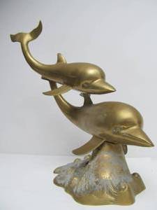 lot 101 image: Large Vintage Brass Dolphin Sculpture