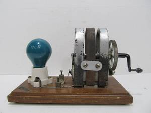 lot 122 image: Vintage 1930s era Scientific Apparatus 